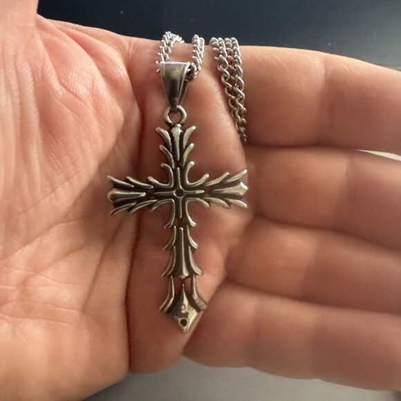 Stainless Steel Cross Pendant 24 Inch Chain Viking Vintage Look Gift Unisex - Picture 5 of 6